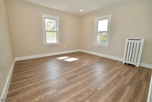 Foto del edificio - 26 Tappan Ave