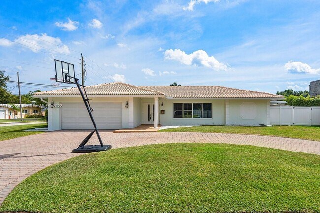 Foto del edificio - 4450 NE 23rd Ave