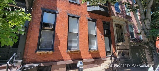 Foto del edificio - 1st Floor: 1 Bedroom / 1 Bathroom Apartmen...