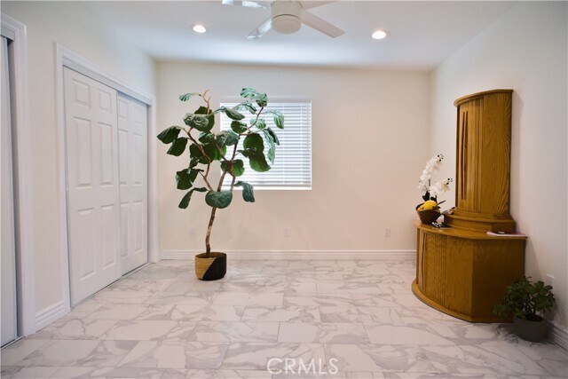 Foto del edificio - 8163 Willis Ave