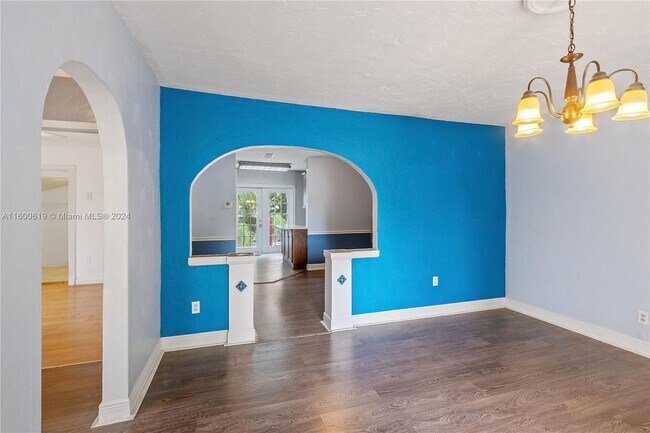 Building Photo - 2528 NW 29th St