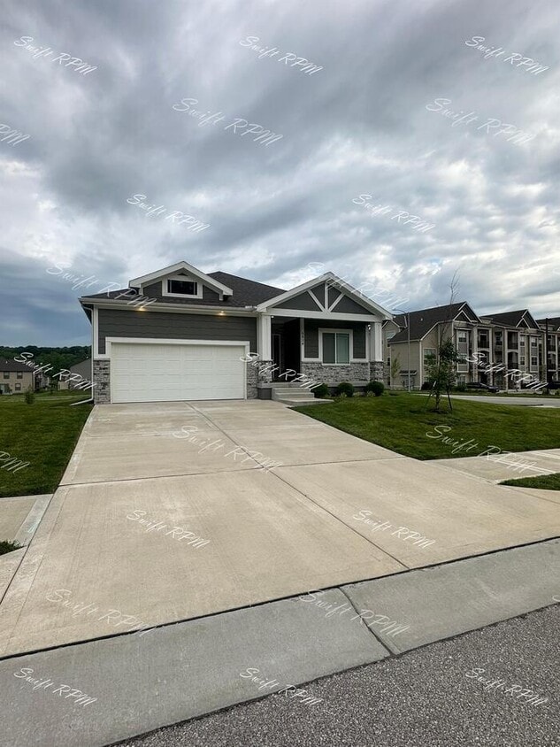 6824 Prairie Ln, Parkville, MO 64152 Townhome Rentals in Parkville MO