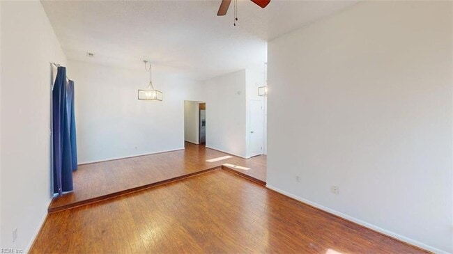 Building Photo - 1729 Dylan Dr