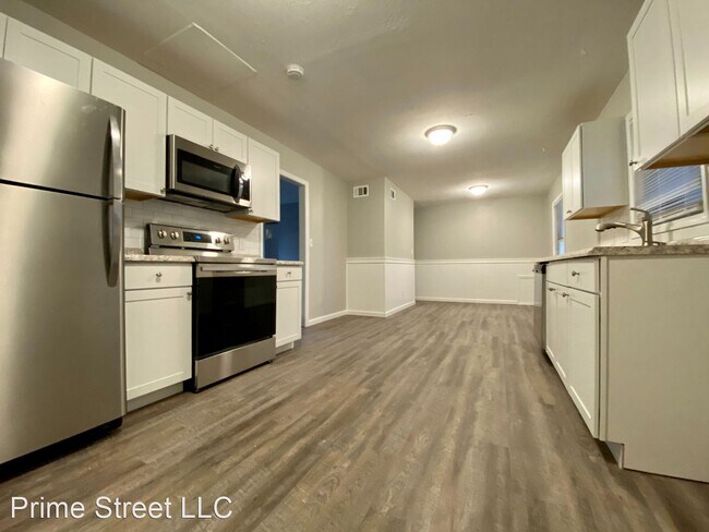 Building Photo - 3 br, 1 bath House - 2913 Shively Ct