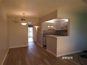 Building Photo - 106 Spring Lake Ct