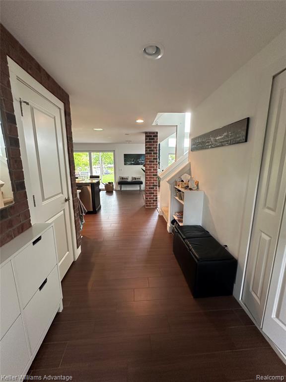 Building Photo - 4066 Fieldview Ave