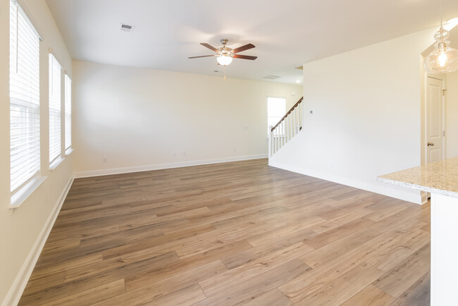 Building Photo - Adorable Home in Hanahan