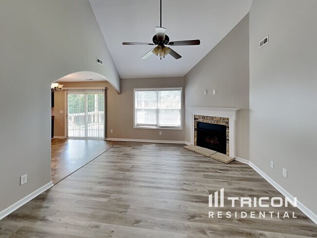 Building Photo - 2845 Russet Ridge Drive Clarksville TN