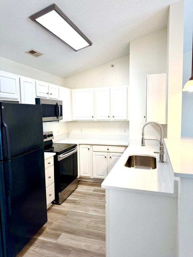 Foto del edificio - 3487 Forestdale Dr