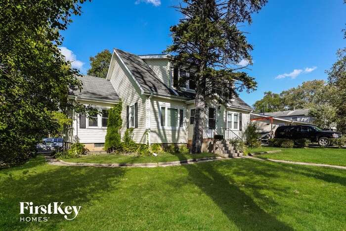 Primary Photo - 14 E Willow Dr