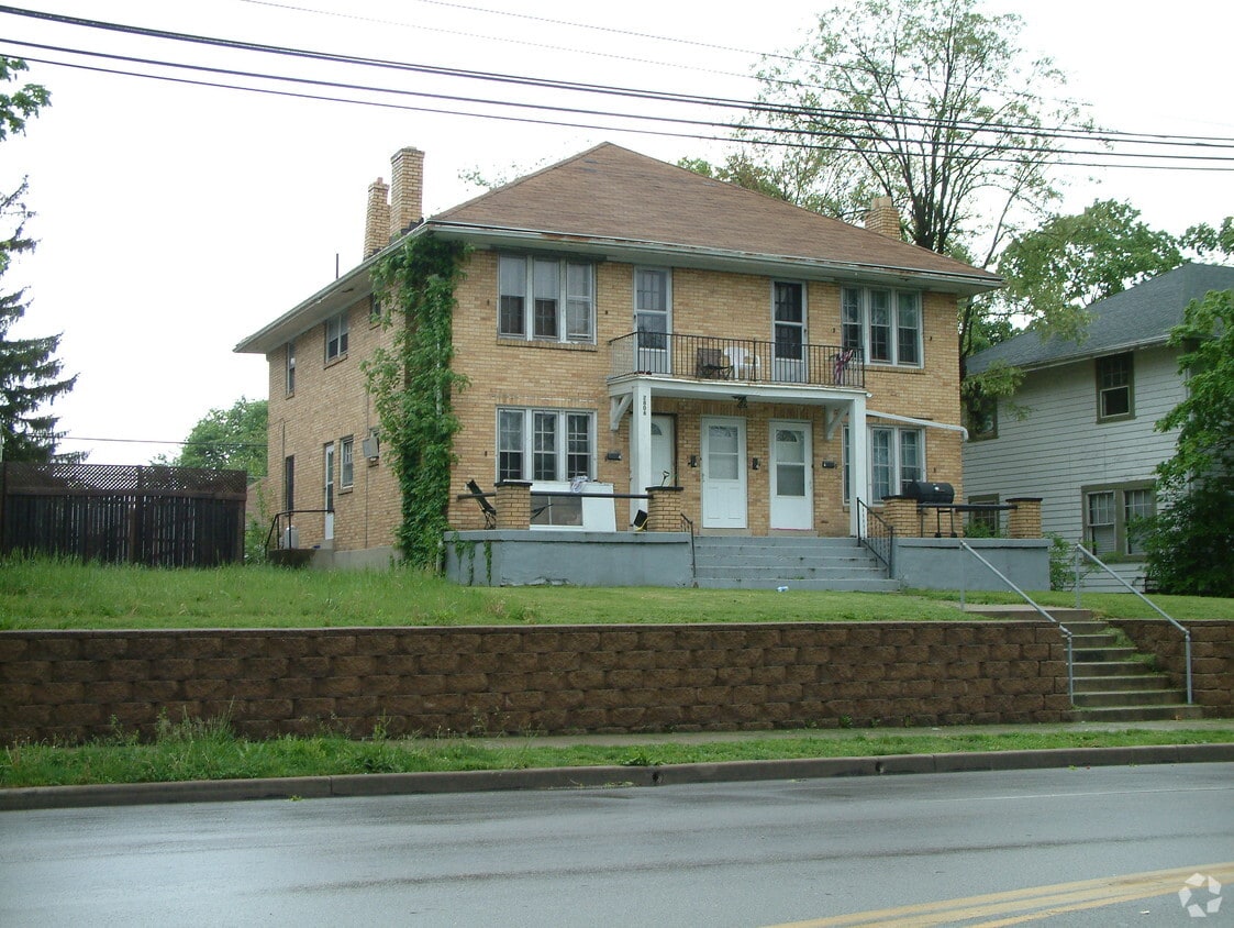 Building Photo - 2806 N Main St