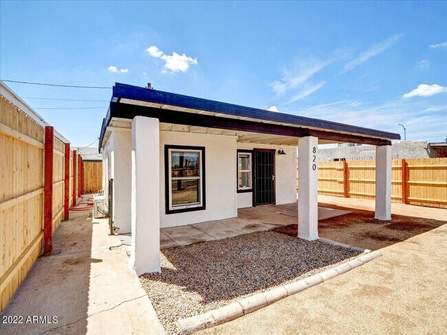 Foto del edificio - 820 S 15th Ave