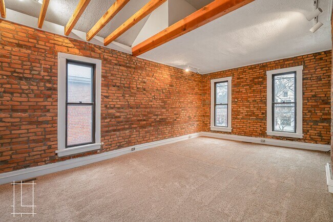 Foto del edificio - 336 W 1st Ave