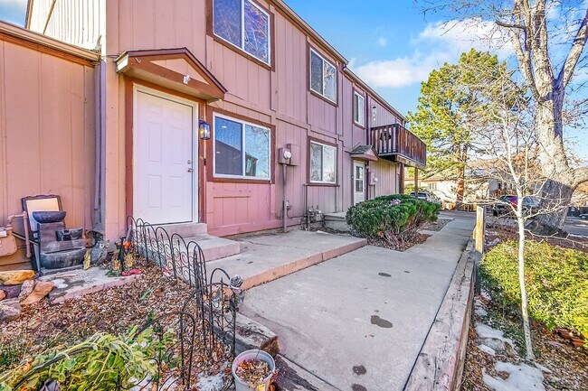 Photo - 7700 W Glasgow Pl Townhome