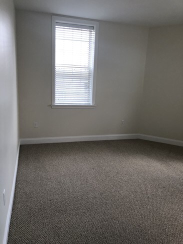 Bedroom - 1636 S Front St