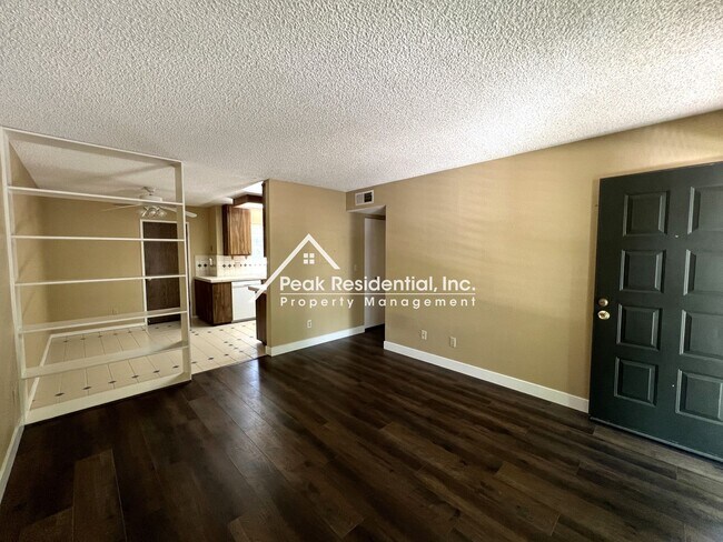 Building Photo - Very Nice 2bd/2ba Condo in Gated South Nat...