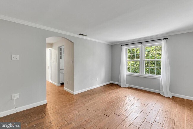 Foto del edificio - 702 S Arlington Mill Dr