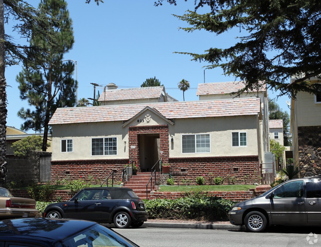 Foto principal - 823 Lincoln Blvd