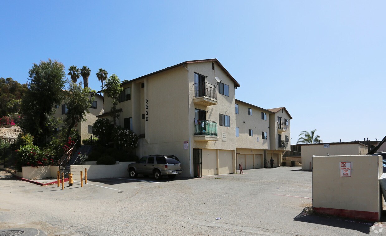 Primary Photo - 2036 Canyon Dr