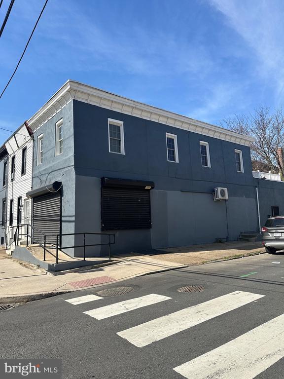 Building Photo - 1200 S 22nd St