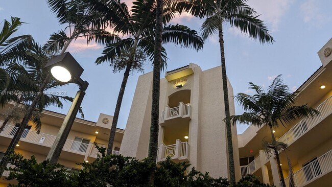 Building Photo - 3600 Oaks Clubhouse Dr