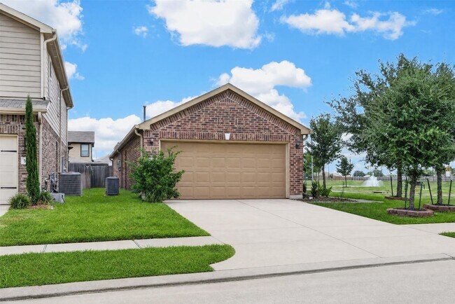 Foto del edificio - 5202 Pine Forest Ridge St