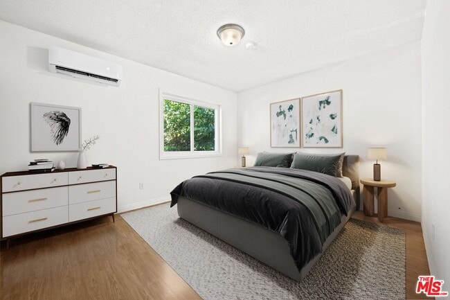 Foto del edificio - 648 N Grand Ave