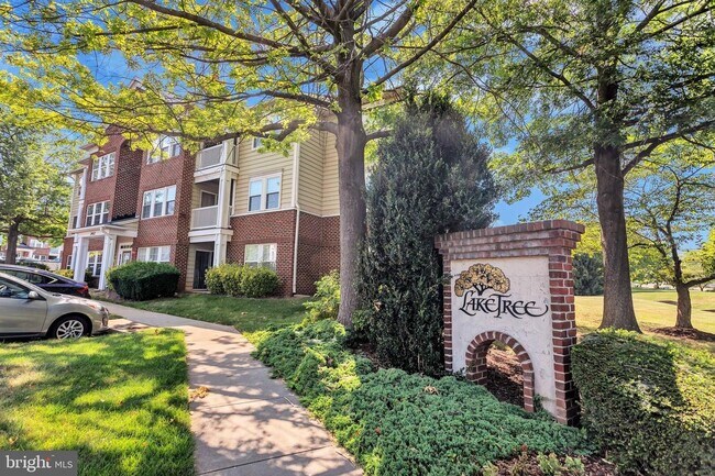 Foto del edificio - 2412 Ellsworth Way