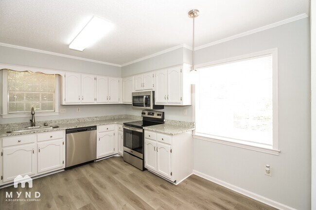Building Photo - 6868 Rockbrook Dr