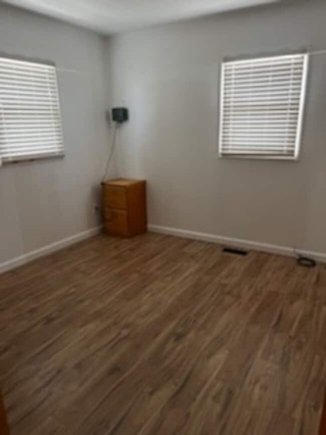 Building Photo - Centrally Located in Umatilla