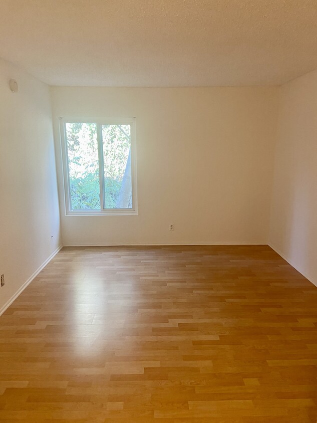 Bedroom - 5700 Etiwanda Ave