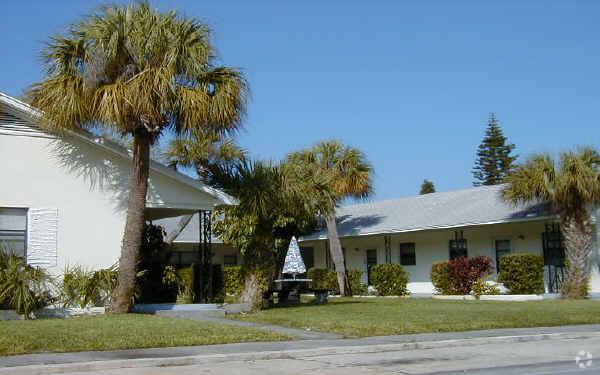 Primary Photo - Pelican Isle Apartments