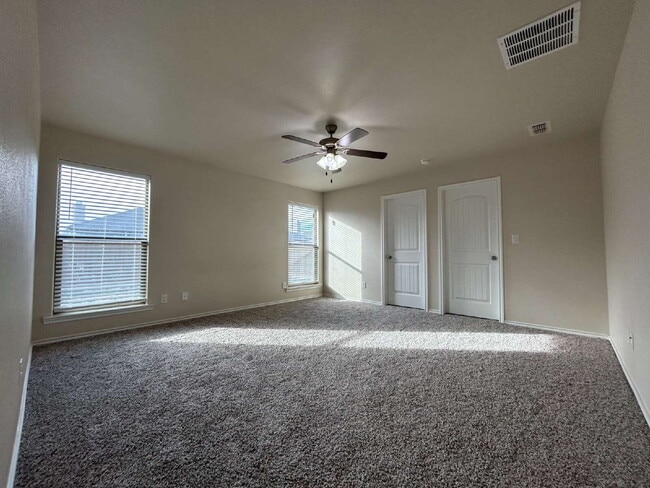 Foto del edificio - Beautiful Modern Home Located On Cul-De-Sac!