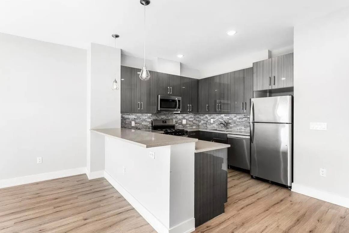 Foto principal - 1 Flagship St