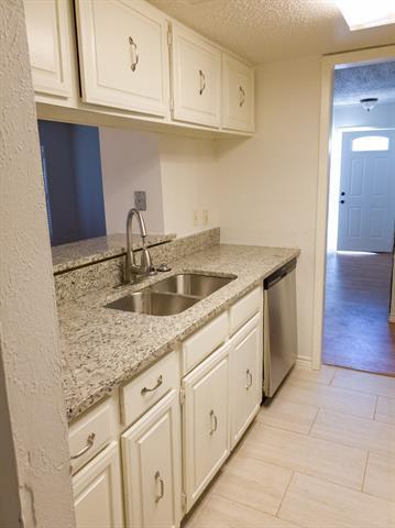 Foto del edificio - 8560 Park Ln