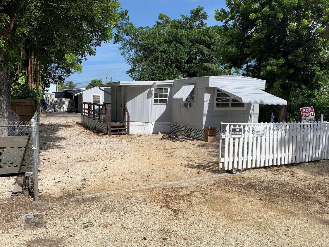 Foto principal - 740 Largo Rd