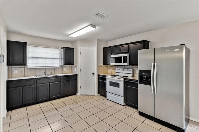 Foto del edificio - 4416 Thunderbird Ave