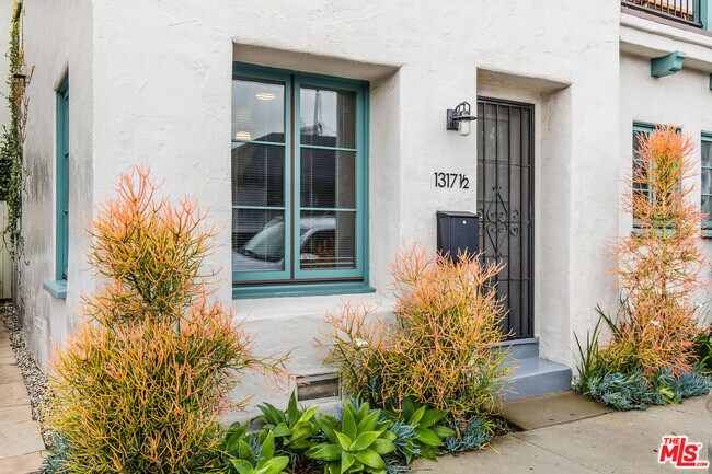 Foto del edificio - 1317 Riviera Ave