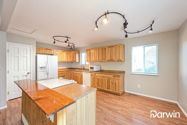 Building Photo - 2104 35th St Ct