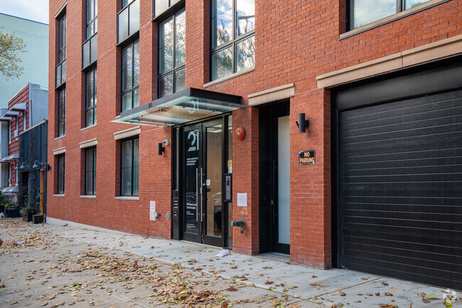 Building Photo - Williamsburg Condo