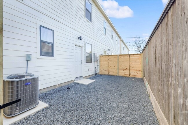 Building Photo - 4604 Indie Hts Ln