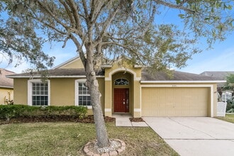 Building Photo - 2041 The Oaks Blvd