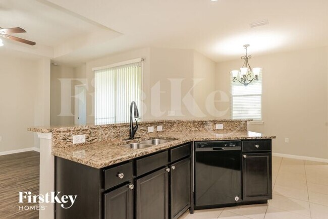 Building Photo - 3352 Ridgeview Dr
