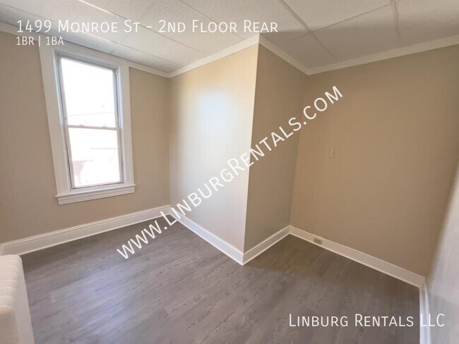 Building Photo - 1499 Monroe St
