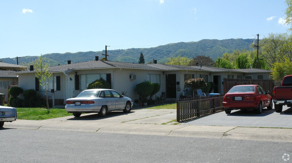 Primary Photo - 7217 A-D Dowdy Street