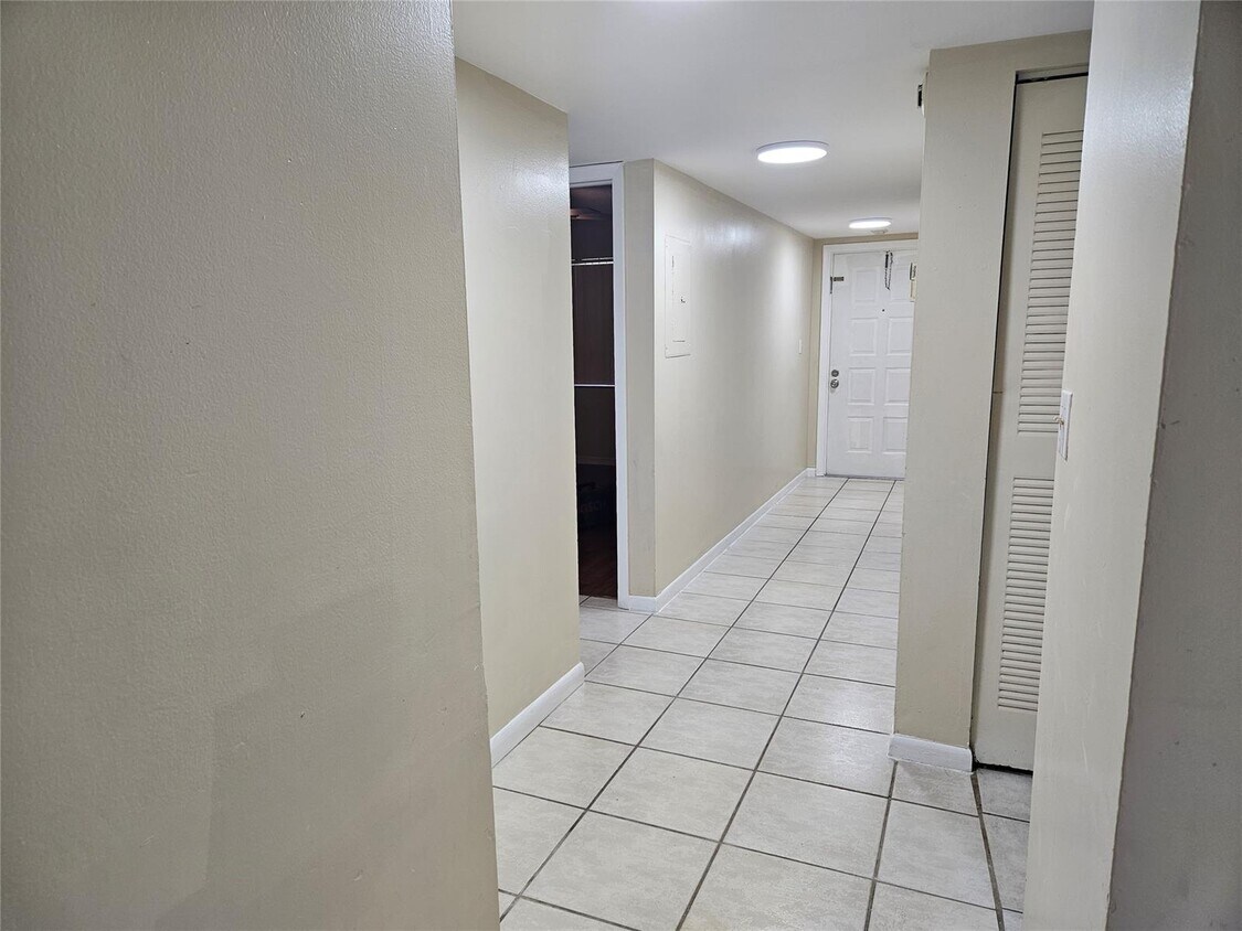 2013 Coral Ridge Dr Unit 107s, Coral Springs, FL 33071 Condo for Rent