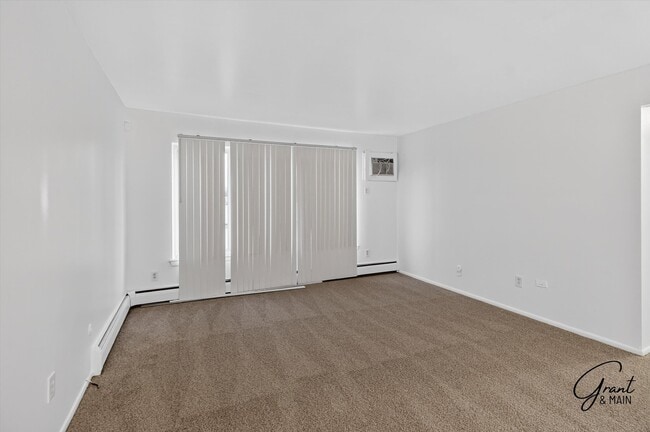 Building Photo - Redford Square Apartments