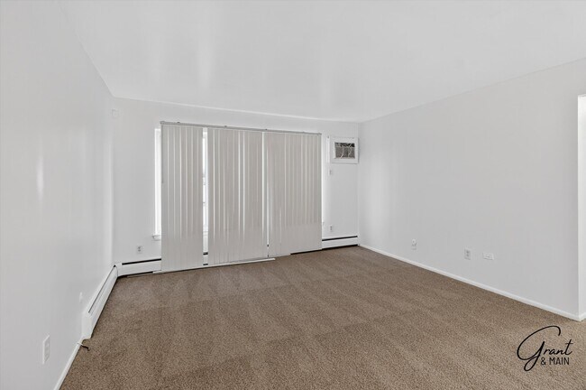 Foto del edificio - Redford Square Apartments