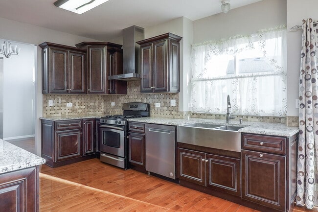 Building Photo - 2140 Feldott Ln