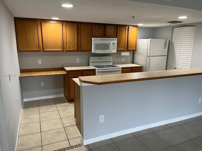 Foto del edificio - 9907 Westwood Dr